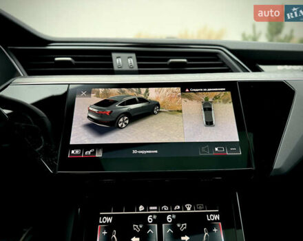 Серый Ауди E-Tron, объемом двигателя 0 л и пробегом 36 тыс. км за 45445 $, фото 103 на Automoto.ua