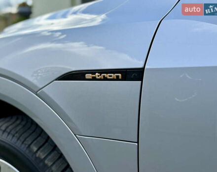 Серый Ауди E-Tron, объемом двигателя 0 л и пробегом 130 тыс. км за 37000 $, фото 135 на Automoto.ua
