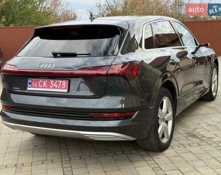 Серый Ауди E-Tron, объемом двигателя 0 л и пробегом 109 тыс. км за 29999 $, фото 5 на Automoto.ua