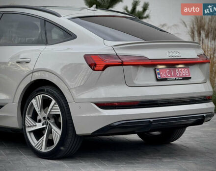 Серый Ауди E-Tron, объемом двигателя 0 л и пробегом 36 тыс. км за 45445 $, фото 21 на Automoto.ua
