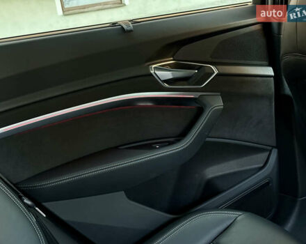 Сірий Ауді E-Tron, об'ємом двигуна 0 л та пробігом 47 тис. км за 45000 $, фото 32 на Automoto.ua