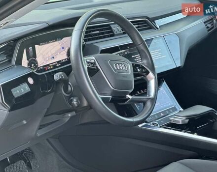 Серый Ауди E-Tron, объемом двигателя 0 л и пробегом 59 тыс. км за 37396 $, фото 14 на Automoto.ua