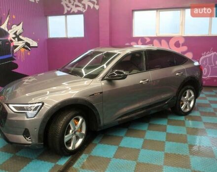 Серый Ауди E-Tron, объемом двигателя 0 л и пробегом 60 тыс. км за 29990 $, фото 4 на Automoto.ua