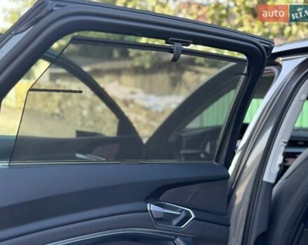 Серый Ауди E-Tron, объемом двигателя 0 л и пробегом 59 тыс. км за 37396 $, фото 25 на Automoto.ua