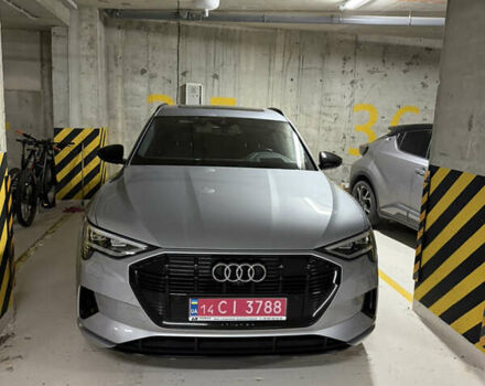 Серый Ауди E-Tron, объемом двигателя 0 л и пробегом 32 тыс. км за 41990 $, фото 28 на Automoto.ua