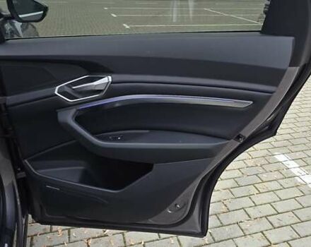 Сірий Ауді E-Tron, об'ємом двигуна 0 л та пробігом 140 тис. км за 28800 $, фото 91 на Automoto.ua
