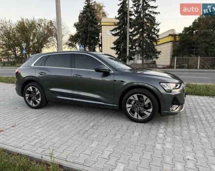 Серый Ауди E-Tron, объемом двигателя 0 л и пробегом 44 тыс. км за 33900 $, фото 26 на Automoto.ua