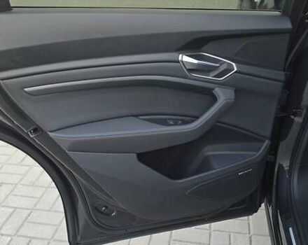 Сірий Ауді E-Tron, об'ємом двигуна 0 л та пробігом 110 тис. км за 29999 $, фото 50 на Automoto.ua