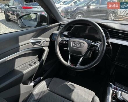 Серый Ауди E-Tron, объемом двигателя 0 л и пробегом 115 тыс. км за 37600 $, фото 27 на Automoto.ua