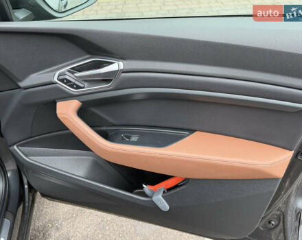 Серый Ауди E-Tron, объемом двигателя 0 л и пробегом 126 тыс. км за 29999 $, фото 38 на Automoto.ua