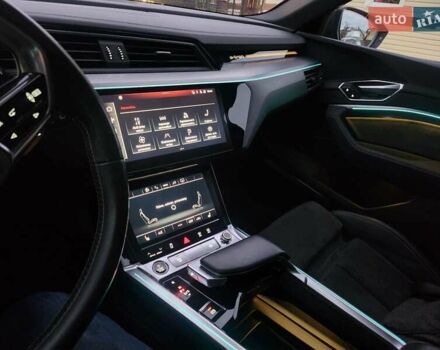 Сірий Ауді E-Tron, об'ємом двигуна 0 л та пробігом 117 тис. км за 27200 $, фото 20 на Automoto.ua