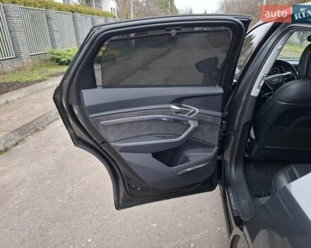 Сірий Ауді E-Tron, об'ємом двигуна 0 л та пробігом 43 тис. км за 41999 $, фото 17 на Automoto.ua