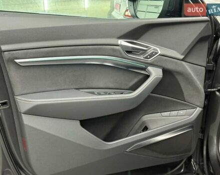 Сірий Ауді E-Tron, об'ємом двигуна 0 л та пробігом 86 тис. км за 37423 $, фото 15 на Automoto.ua