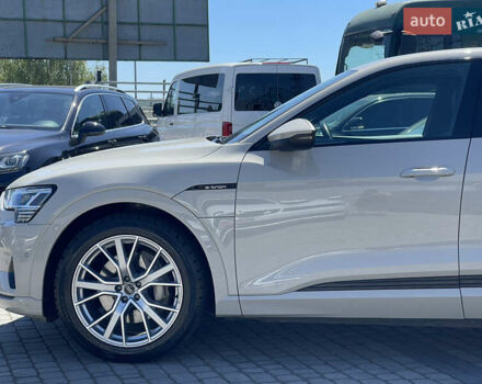 Сірий Ауді E-Tron, об'ємом двигуна 0 л та пробігом 38 тис. км за 39500 $, фото 18 на Automoto.ua