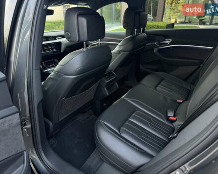 Серый Ауди E-Tron, объемом двигателя 0 л и пробегом 119 тыс. км за 41500 $, фото 32 на Automoto.ua