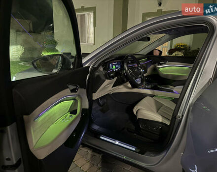 Серый Ауди E-Tron, объемом двигателя 0 л и пробегом 130 тыс. км за 37000 $, фото 3 на Automoto.ua