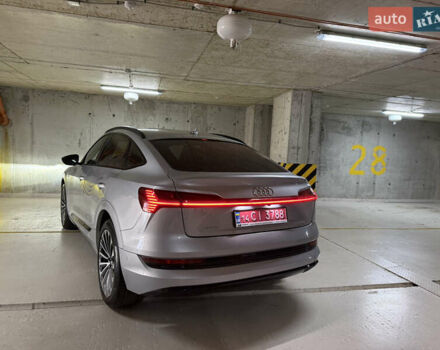 Серый Ауди E-Tron, объемом двигателя 0 л и пробегом 32 тыс. км за 41990 $, фото 6 на Automoto.ua