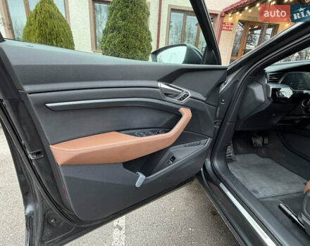 Серый Ауди E-Tron, объемом двигателя 0 л и пробегом 126 тыс. км за 29999 $, фото 33 на Automoto.ua