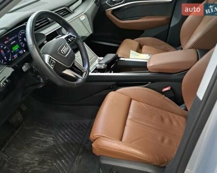 Серый Ауди E-Tron, объемом двигателя 0 л и пробегом 30 тыс. км за 23500 $, фото 6 на Automoto.ua