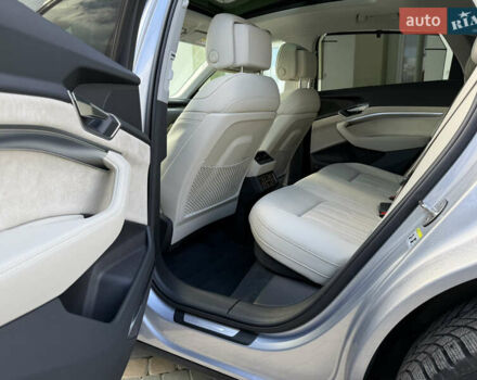 Серый Ауди E-Tron, объемом двигателя 0 л и пробегом 130 тыс. км за 37000 $, фото 111 на Automoto.ua