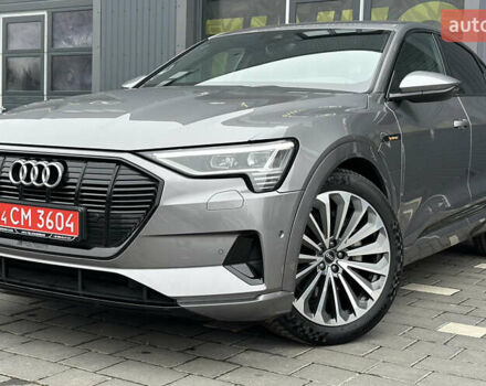 Серый Ауди E-Tron, объемом двигателя 0 л и пробегом 129 тыс. км за 33950 $, фото 6 на Automoto.ua