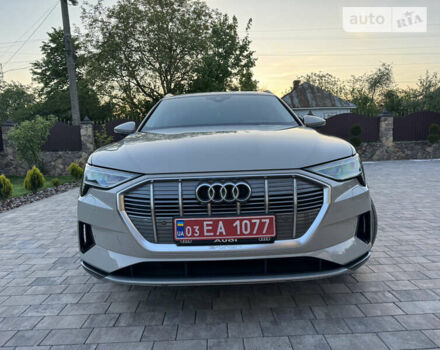 Сірий Ауді E-Tron, об'ємом двигуна 0 л та пробігом 31 тис. км за 46500 $, фото 2 на Automoto.ua