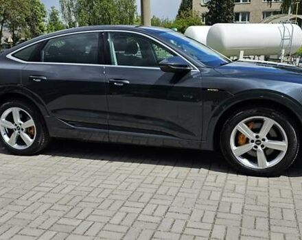 Сірий Ауді E-Tron, об'ємом двигуна 0 л та пробігом 99 тис. км за 27280 $, фото 51 на Automoto.ua