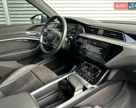 Сірий Ауді E-Tron, об'ємом двигуна 0 л та пробігом 45 тис. км за 33999 $, фото 34 на Automoto.ua