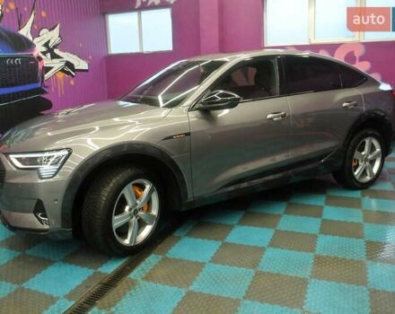 Серый Ауди E-Tron, объемом двигателя 0 л и пробегом 60 тыс. км за 29990 $, фото 19 на Automoto.ua