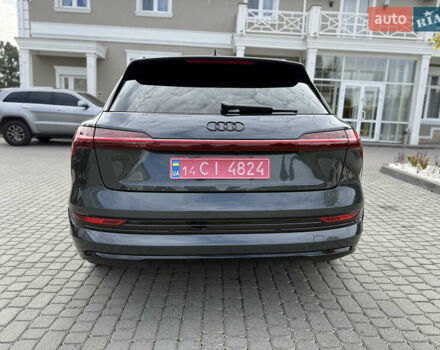 Серый Ауди E-Tron, объемом двигателя 0 л и пробегом 40 тыс. км за 34999 $, фото 7 на Automoto.ua