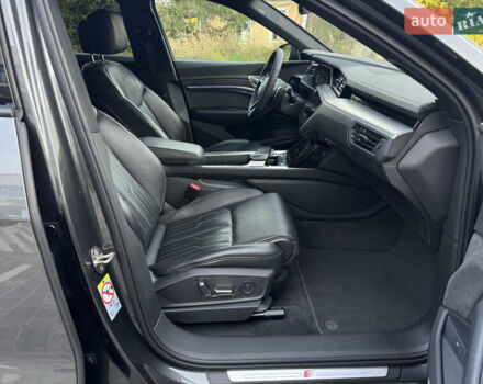 Серый Ауди E-Tron, объемом двигателя 0 л и пробегом 119 тыс. км за 41500 $, фото 29 на Automoto.ua