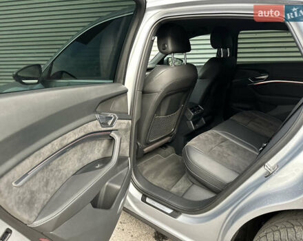Сірий Ауді E-Tron, об'ємом двигуна 0 л та пробігом 45 тис. км за 33999 $, фото 53 на Automoto.ua