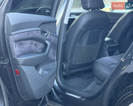 Серый Ауди E-Tron, объемом двигателя 0 л и пробегом 125 тыс. км за 26900 $, фото 23 на Automoto.ua