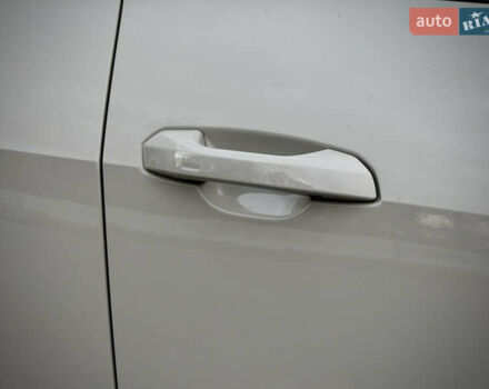 Серый Ауди E-Tron, объемом двигателя 0 л и пробегом 36 тыс. км за 45445 $, фото 18 на Automoto.ua