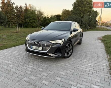 Серый Ауди E-Tron, объемом двигателя 0 л и пробегом 44 тыс. км за 33900 $, фото 46 на Automoto.ua