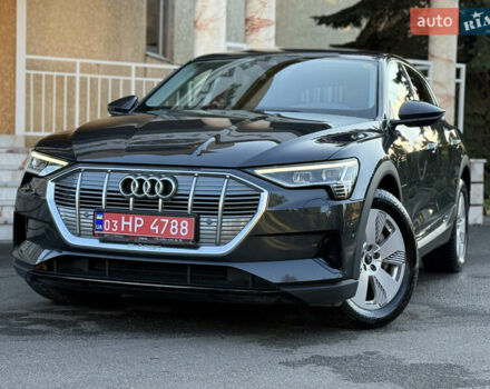 Серый Ауди E-Tron, объемом двигателя 0 л и пробегом 125 тыс. км за 26900 $, фото 3 на Automoto.ua