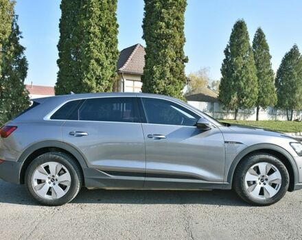 Ауді E-Tron 2021 у Чернівцях на Automoto.ua Сірий Ауді E-Tron, об'ємом двигуна 0 л та пробігом 82 тис. км за 31500 $, фото 3 на Automoto.ua