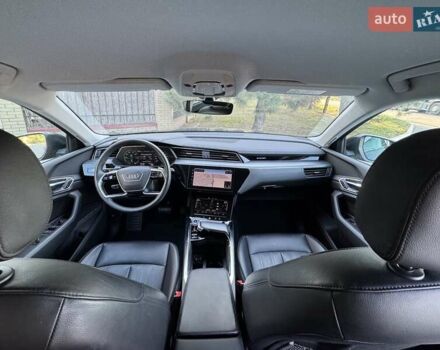 Серый Ауди E-Tron, объемом двигателя 0 л и пробегом 168 тыс. км за 25900 $, фото 9 на Automoto.ua