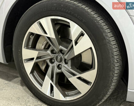 Серый Ауди E-Tron, объемом двигателя 0 л и пробегом 44 тыс. км за 33000 $, фото 15 на Automoto.ua