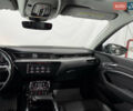 Серый Ауди E-Tron, объемом двигателя 0 л и пробегом 44 тыс. км за 33000 $, фото 25 на Automoto.ua