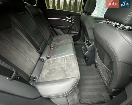 Серый Ауди E-Tron, объемом двигателя 0 л и пробегом 129 тыс. км за 33950 $, фото 20 на Automoto.ua