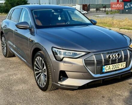 Серый Ауди E-Tron, объемом двигателя 0 л и пробегом 49 тыс. км за 33000 $, фото 3 на Automoto.ua