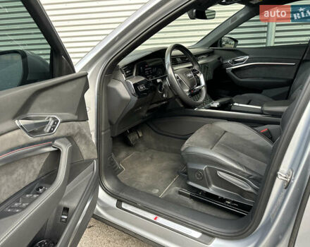 Сірий Ауді E-Tron, об'ємом двигуна 0 л та пробігом 45 тис. км за 33999 $, фото 66 на Automoto.ua