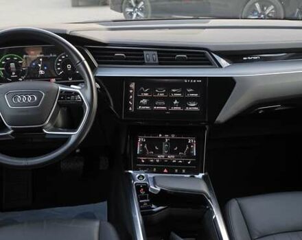 Сірий Ауді E-Tron, об'ємом двигуна 0 л та пробігом 110 тис. км за 29999 $, фото 46 на Automoto.ua