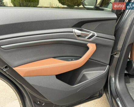 Серый Ауди E-Tron, объемом двигателя 0 л и пробегом 126 тыс. км за 29999 $, фото 45 на Automoto.ua