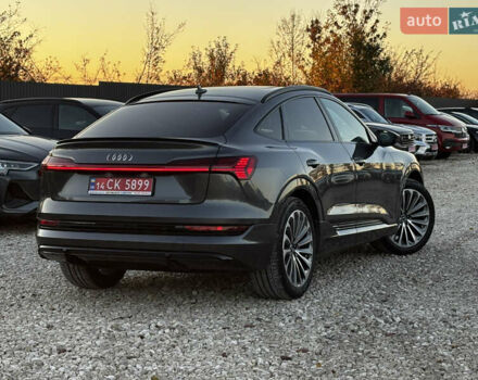 Серый Ауди E-Tron, объемом двигателя 0 л и пробегом 70 тыс. км за 42850 $, фото 13 на Automoto.ua