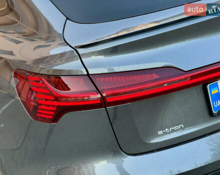 Сірий Ауді E-Tron, об'ємом двигуна 0 л та пробігом 47 тис. км за 45000 $, фото 17 на Automoto.ua