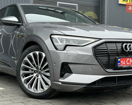 Серый Ауди E-Tron, объемом двигателя 0 л и пробегом 129 тыс. км за 33950 $, фото 2 на Automoto.ua