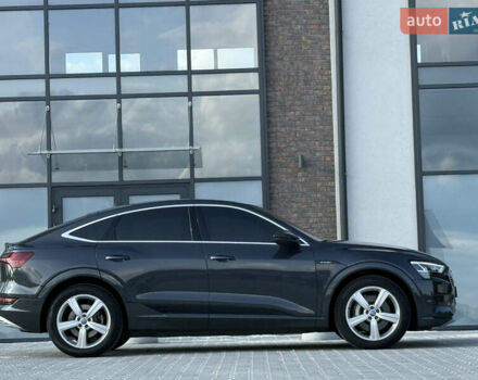 Серый Ауди E-Tron, объемом двигателя 0 л и пробегом 93 тыс. км за 28450 $, фото 7 на Automoto.ua