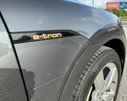 Серый Ауди E-Tron, объемом двигателя 0 л и пробегом 93 тыс. км за 28450 $, фото 48 на Automoto.ua